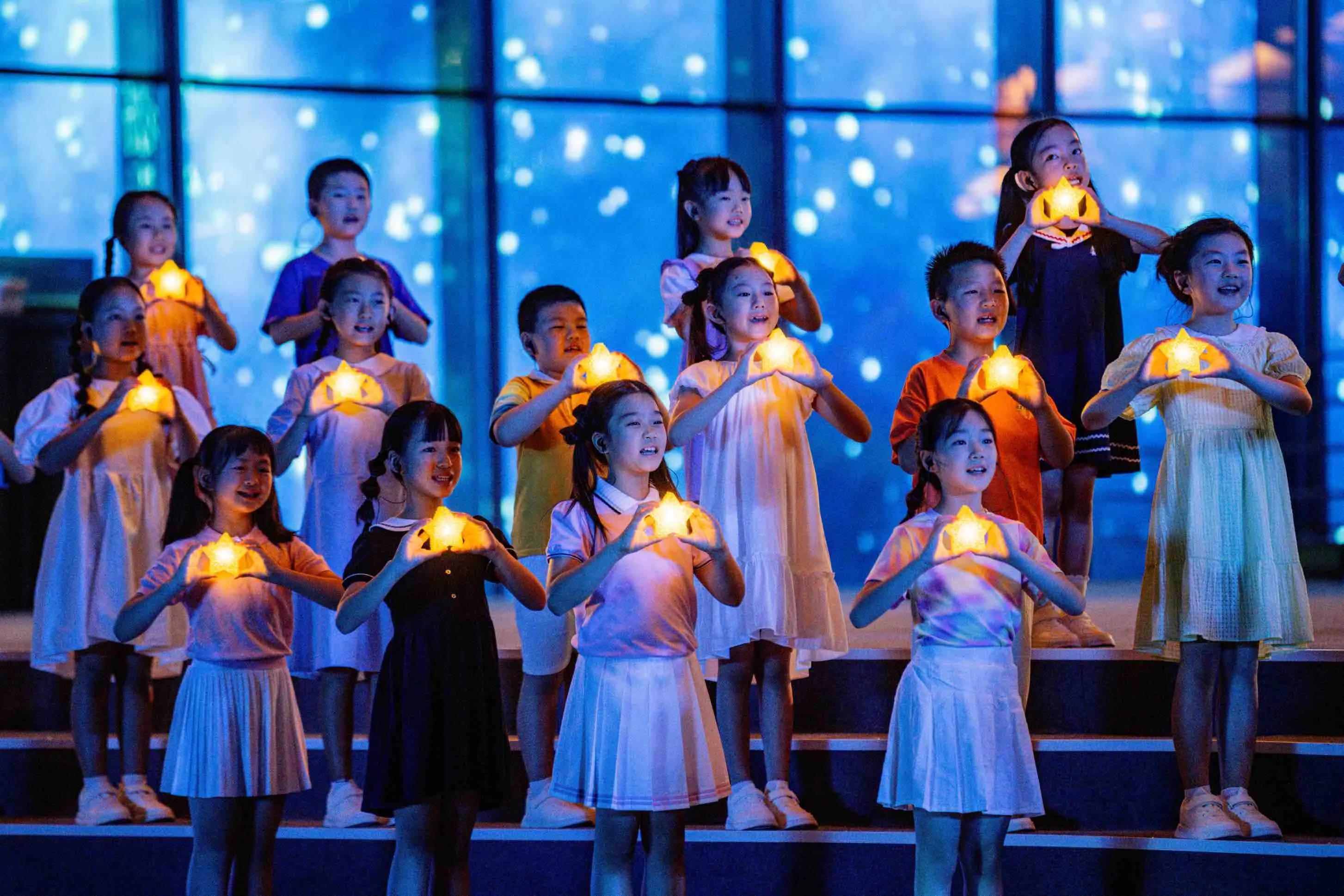 KuKl, 闭幕式进行