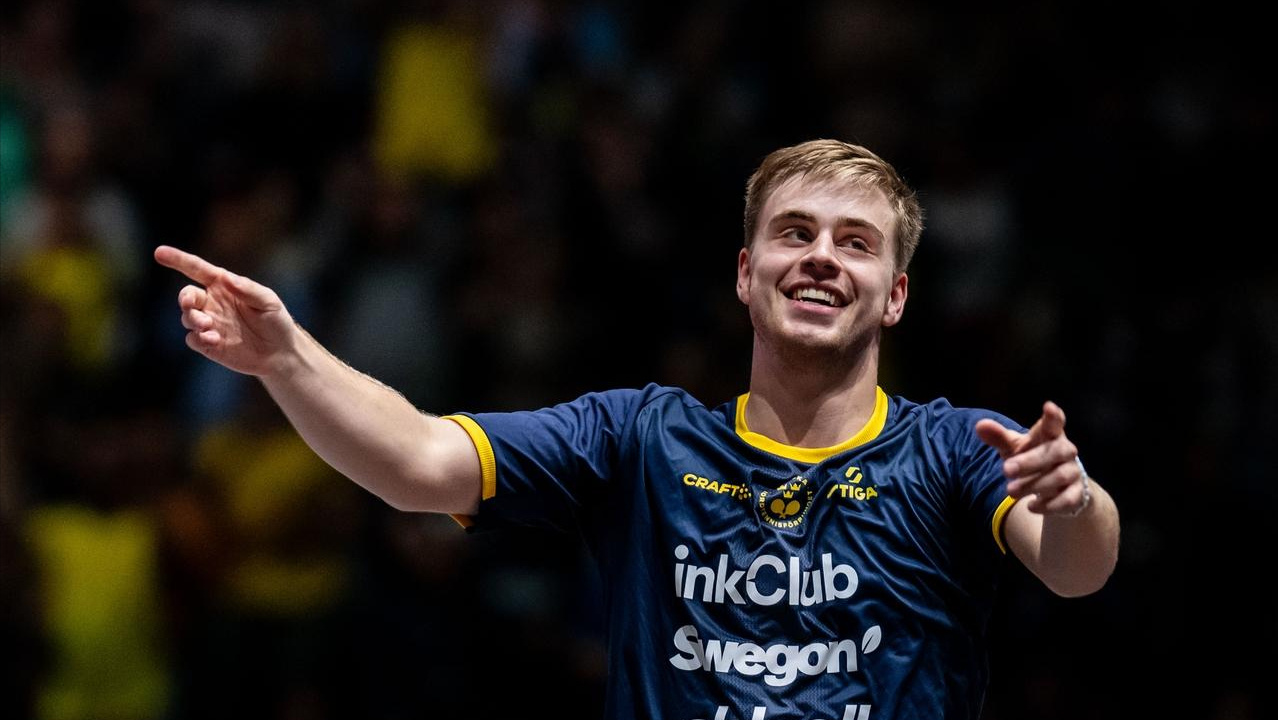 随后接受了, 如何, 时开幕