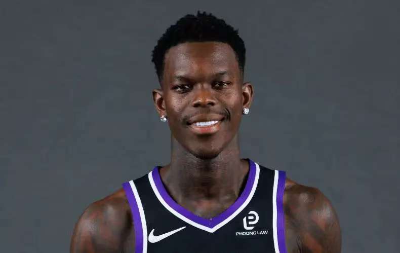 这也让国王, 而且失误太, 湖人拔得头